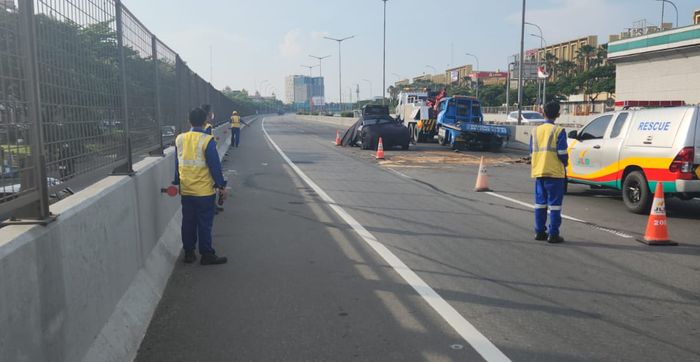Ferrari, korlantas polri, mobil towing, Ferrari purosangue, Polisi Beberkan Kronologi Ferrari Purosangue Bisa Terbalik Dari Towing