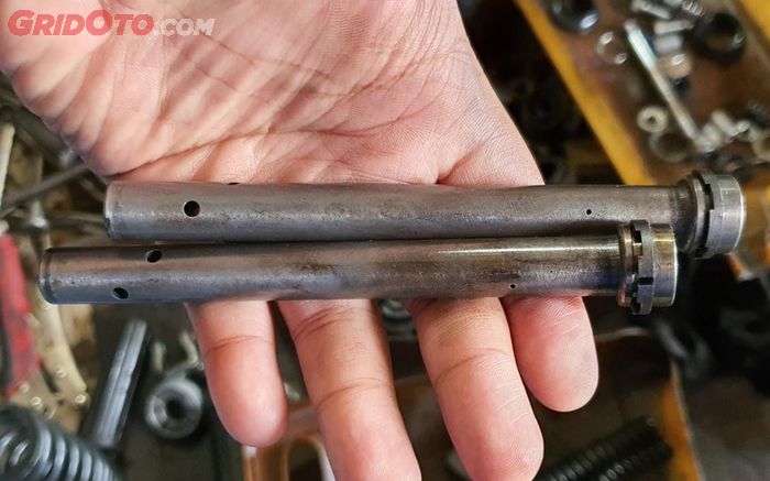 motor matic, sokbreker, sokbreker motor matic, cara bikin empuk bantingan sokbreker, cara bikin empuk  sokbreker motor, cara bikin empuk  sokbreker motor matic, Ini Solusi Bikin Empuk Bantingan Sokbreker Motor Matic Yamaha Fazio