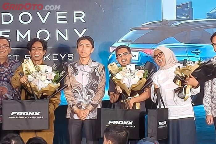 mobil baru, pt suzuki indomobil sales (sis), Suzuki Fronx, spesifikasi Suzuki Fronx, Fronx, Distribusi Dimulai, 55 Unit Pertama Suzuki Fronx Mendarat ke Rumah Konsumen