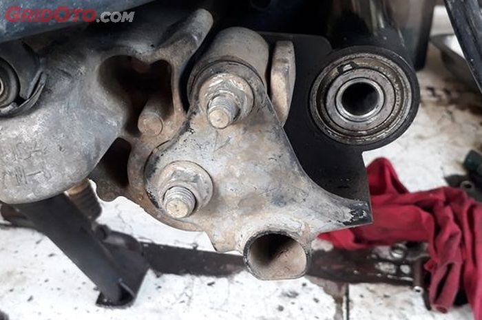 motor matic, engine mounting, engine mounting motor matic, penyebab engine mounting rusak, penyebab engine mounting motor matic rusak, Hal Sepele Ini Jadi Penyebab Engine Mounting Motor Matic Cepat Rusak