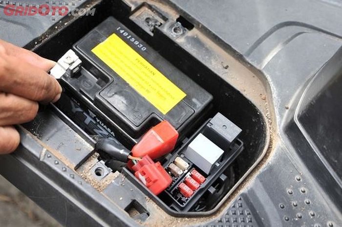 aki motor, motor bekas, Kutub Aki, kutub aki motor, bahaya salah pasang kutub aki, dampak salah pasang kutub aki, Pasang Kutub Aki Motor Jangan Sampai, Dampaknya Gak Main-main Gaes