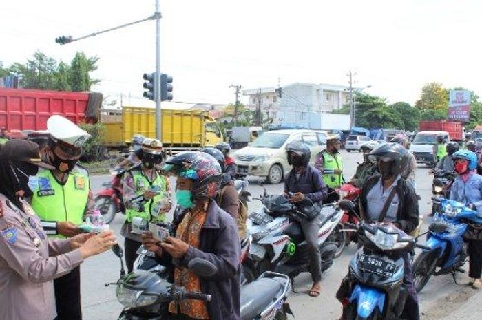 pelat nomor, operasi patuh jaya, razia kendaraan, copot pelat nomor, Termasuk Pelanggaran Serius,Sengaja Copot Pelat Nomor Didenda Segini