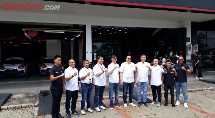 auto2000, GR Garage, GR Garage Pantai Indah Kapuk, GR Garage Auto2000, Nuansa Paddock Balap Hadir di GR Garage PIK 2, Siap Sambut GR Enthusiast