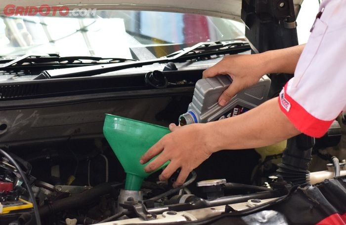 oli mesin, oli mobil, sludge, sludge oli di mesin mobil, sludge oli mesin, Ternyata Hal Ini Jadi Penyebab Endapan Sludge Oli Mesin Mobil