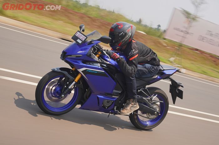 yamaha r25, Mesin Baru Yamaha R25 2025 Lebih Cepat, Emisi Ditekan Tetap Ngacir!