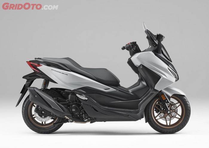 motor matic, forza, Honda Forza, harga honda forza, matic 250 cc, Matic Bongsor Buat Touring, Honda Forza Makin Mewah Lewat Fitur Baru