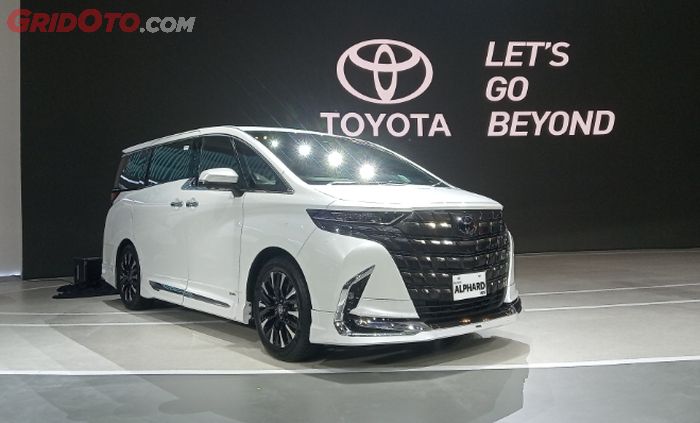 penjualan, gaikindo, toyota alphard, vellfire, wholesales, Denza D9, Penjualan April 2025 Toyota Alphard vs Denza D9, Siapa Nih Jawaranya?