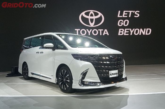 toyota, alphard, toyota alphard, Diskon Toyota Alphard, Denza D9, Perang iklan Alphard, Perang Iklan Makin Panas, Toyota Alphard Tebar Diskon Gede Lawan Denza D9