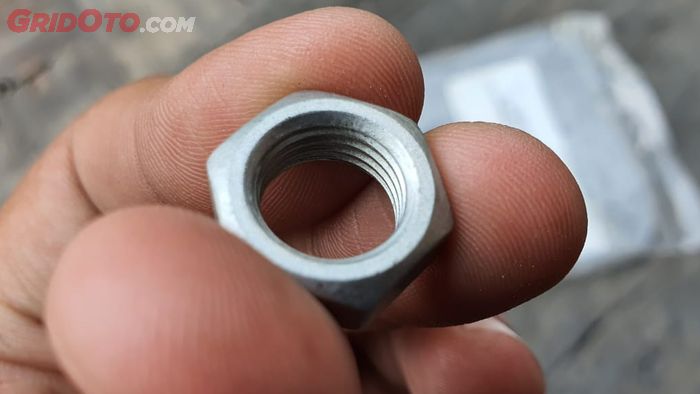 motor matic, mur pulley, mur pulley motor matic, cara memperbaiki mur pulley slek, cara memperbaiki mur pulley motor matic slek, cara benerin mur pulley motor matic slek, Inilah Beberapa Cara Memperbaiki Mur Pulley CVT Motor Matic Yang Slek
