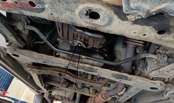 mesin mobil, mobil bekas, engine flush, cara pakai engine flush, cairan engine flush, cara yang benar pakai engine flush, cara yang benar pakai engine flush di mobil, Ini Sebabnya Pakai Engine Flush di Mesin Mobil Harus Yang Benar