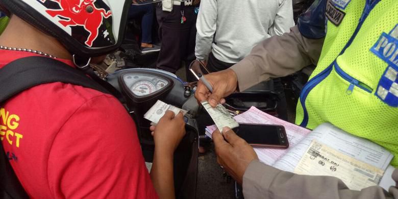 pungli tilang, medan sumatera utara, Pungli Polisi, Polisi Tilang Pelajar, Pelajar Ditilang Polisi, Geger Pelajar SMP Ngaku Dimintai Rp 275 Ribu Saat Kena Tilang, Pembelaan Polisi Begini