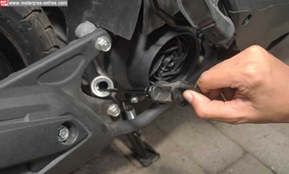 oli mesin, mesin motor, motor bekas, oli mesin motor, Cuma Lakukan Hal Ini Di Pagi Hari, Oli Mesin Motor Bekas Menguap Bisa Terpantau