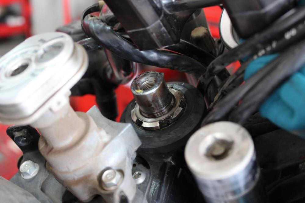 komstir, ganti komstir, komstir motor matic, Bengkel Matic Point, Baru Tahu, Ini Efek Negatif Pasang Komstir Motor Dengan Cara Diketok