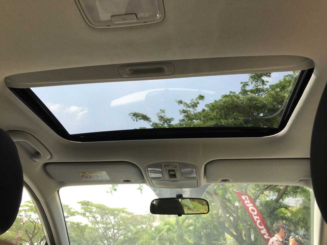 perawatan, debu, kaca, sunroof, bocor, Biar Enggak Cepat Rusak, Nih Cara Gampang Rawat Sunroof Mobil