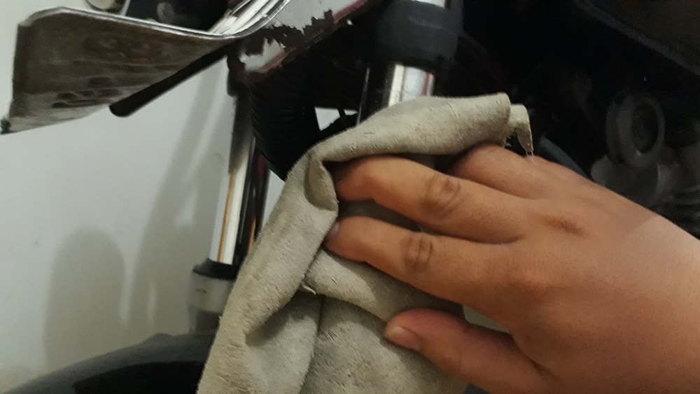 motor bekas, sokbreker depan, cara merawat sokbreker motor, cara merawat sokbreker, sokbreker motor, cara merawat sok depan, cara merawat sok depan motor, cara merawat sokbreker depan, cara merawat sokbreker depan motor, Cara Merawat Sokbreker Depan Motor Bekas Di Musim Hujan, Dijamin Awet