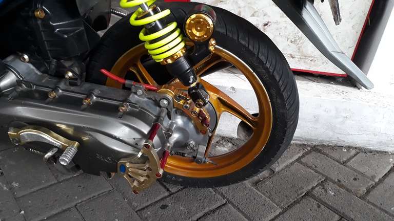 motor bekas, sokbreker motor, turing lebaran, bahaya peninggi sokbreker, bahaya peninggi sokbreker motor, Ini Bahaya Pakai Peninggi Sokbreker Di Motor Bekas Sembarangan Saat Turing Lebaran