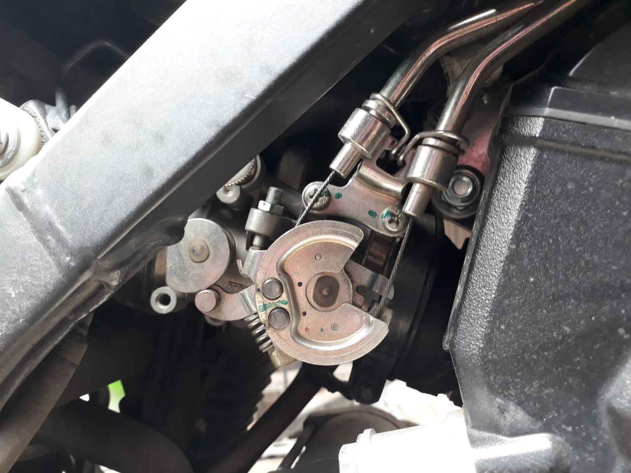 motor bekas, kabel gas, Penyebab Kabel Gas Sering Putus, kabel gas motor, penyebab kabel gas motor putus, Hati-hati, Kabel Gas Motor Bekas Rawan Putus Gara-gara Hal Sepele Ini