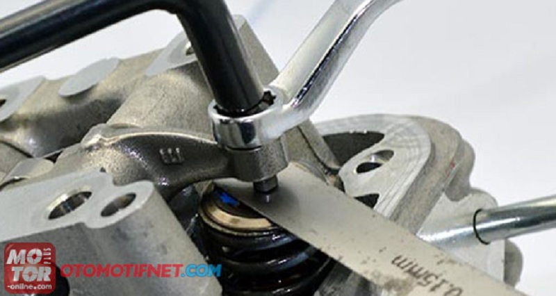 motor bekas, celah klep, ciri celah klep terlalu renggang, celah klep motor, efek samping celah klep terlalu renggang, Gak Hanya Berisik, Ini Efek Samping Membiarkan Celah Klep Motor Bekas Terlalu Renggang