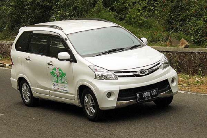daihatsu xenia, mobil bekas, xenia bekas, Daihatsu Xenia Bekas, mobil bekas daihatsu xenia, harga mobil bekas xenia, mobil bekas sejuta umat, Daihatsu Xenia 2012-2013 Tipe Matik Harga Bekasnya Sudah Terjangkau