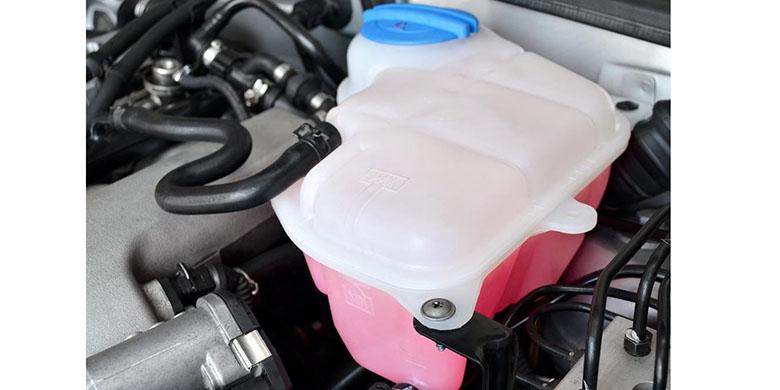 panas, Overheat, radiator coolant, tabung reservoir, sistem pendingin, Tabung Reservoir Radiator Coolant Mobil Isinya Kurang, Ini Akibatnya