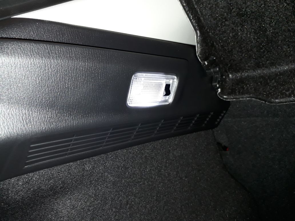 pintu, aksesoris, arus listrik, tekor, lampu bagasi, Ternyata Hal Sepele ini yang Bisa Bikin Aki Mobil Jadi Cepat Tekor
