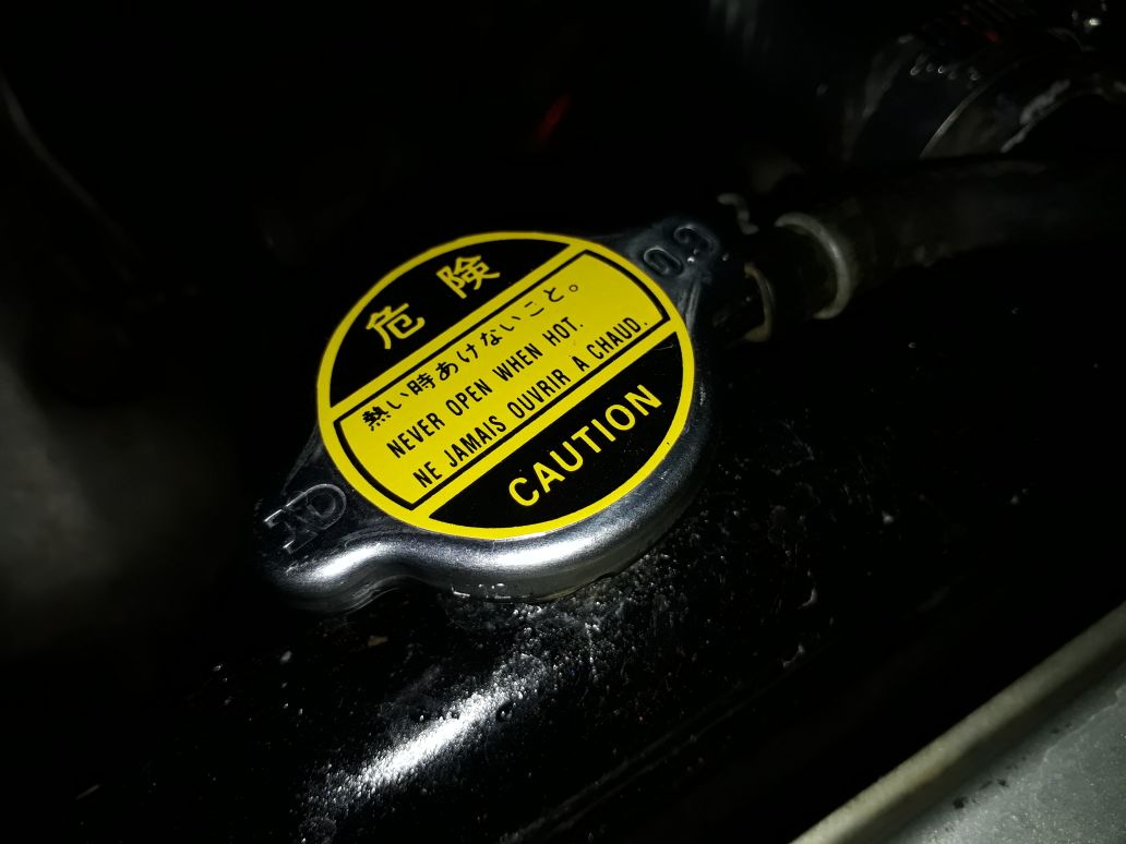 tekanan, penguapan, air radiator, radiator coolant, tutup radiator, Ganti Tutup Radiator Mobil yang Rusak Wajib Perhatikan Hal Ini