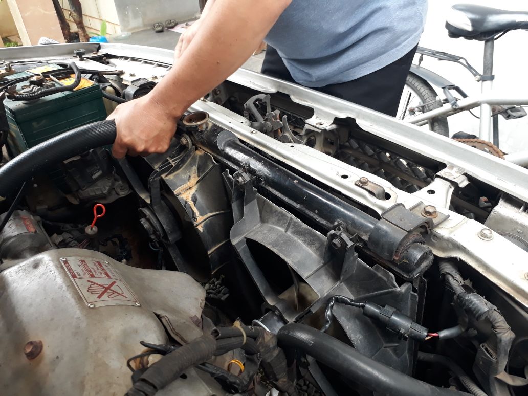 Overheat, radiator coolant, endapan, flushing, sistem pendingin, Kapan Flushing Radiator Dibutuhkan, Bengkel Kasih Penjelasannya