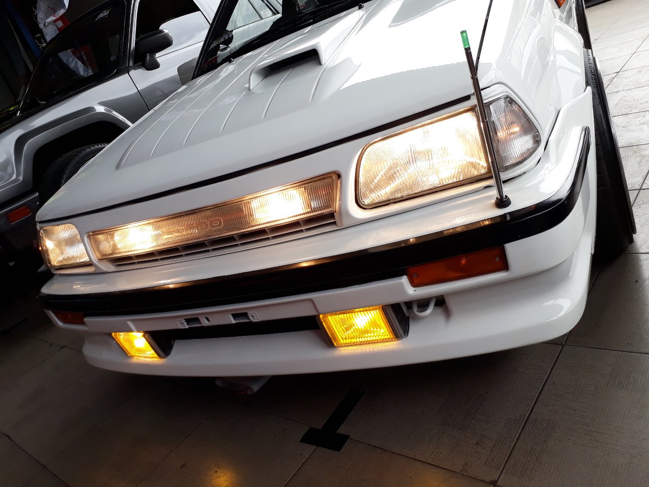 mobil, lampu, redup, alternator, Lampu Mobil Mulai Redup? Coba Cek Tegangan Aki dan Alternator