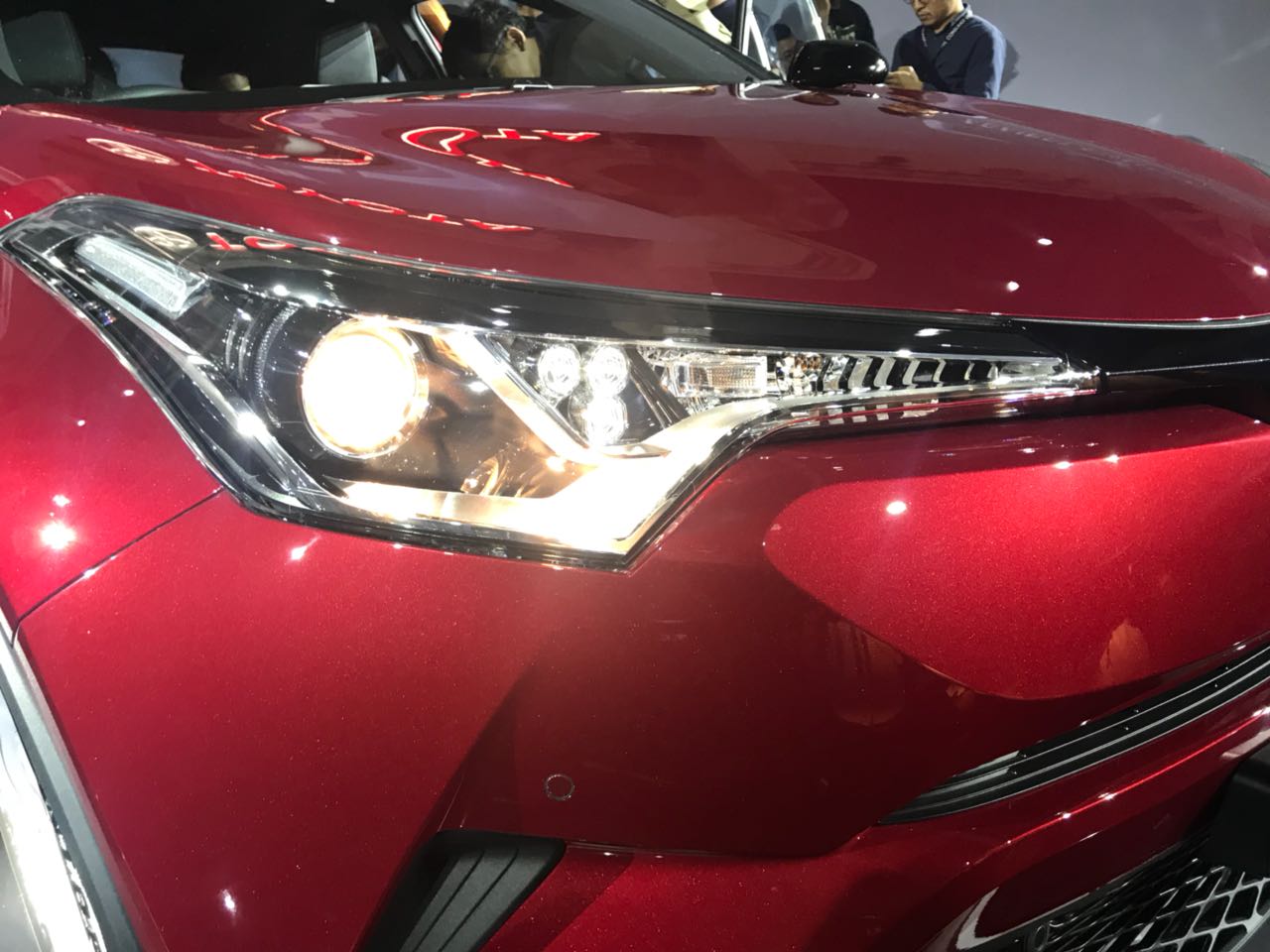 lampu, arus listrik, reflektor, bohlam, meleleh, soket lampu, Soket Lampu Mobil Meleleh, Penyebabnya Bisa Karena Sepele hal ini