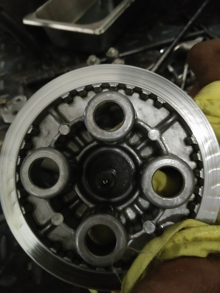 motor bekas, kampas kopling, kampas kopling motor, efek samping membiarkan kampas kopling habis, dampak kampas kopling habis dibiarkan, Dua Efek Samping Kampas Kopling di Motor Bekas Habis Dibiarkan