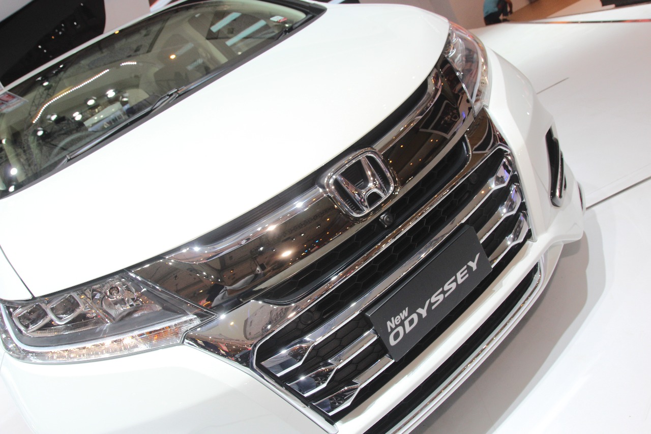 Chrome, mobil bekas, Lapisan chrome, cara bikin lapisan chrome kinclong lagi, lapisan chrome di mobil, Begini Cara Mudah Bikin Kinclong Lapisan Chrome Kusam Di Mobil Bekas