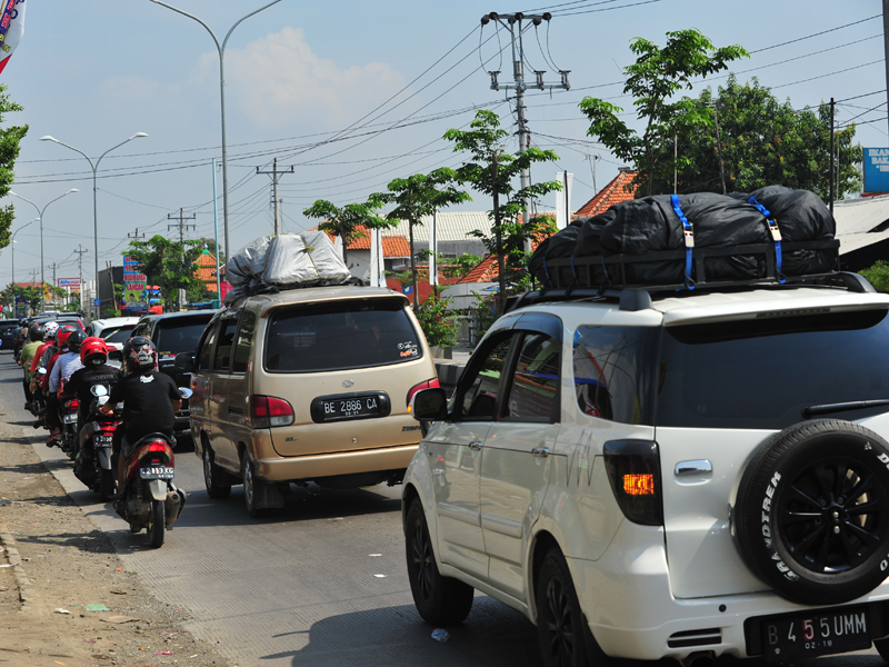 mudik lebaran, Roofrack, Atap Mobil, Bawa Barang di Atap, Barang di Atap Mobil, Jangan Asal Taruh, Pahami Risiko Bawa Barang Berat di Atap Mobil Saat Mudik Lebaran
