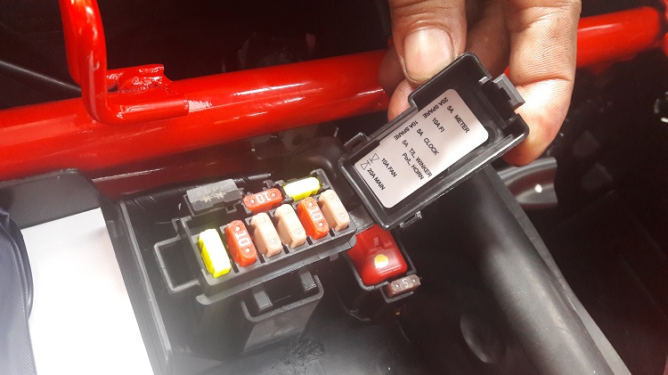 motor bekas, sekring motor, penyebab sekring meleleh, penyebab sekring motor meleleh, sekring motor meleleh, Inilah Dua Penyebab Soket Sekring Di Motor Bekas Bisa Meleleh