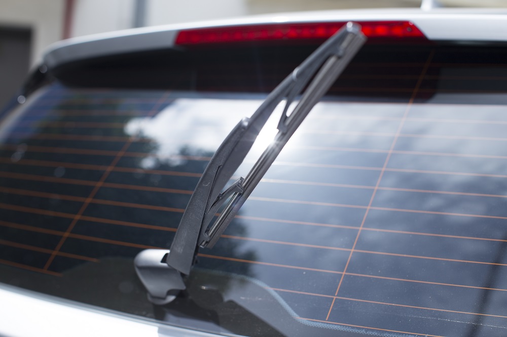 wiper mobil, mobil bekas, pasca mudik, bahaya wiper rusak masih dipakai, pasca mudik lebaran, efek karet wiper rusak, Ini Efek Karet Wiper Kaca Mobil Bekas Getas Masih Dipakai Pasca Mudik Lebaran