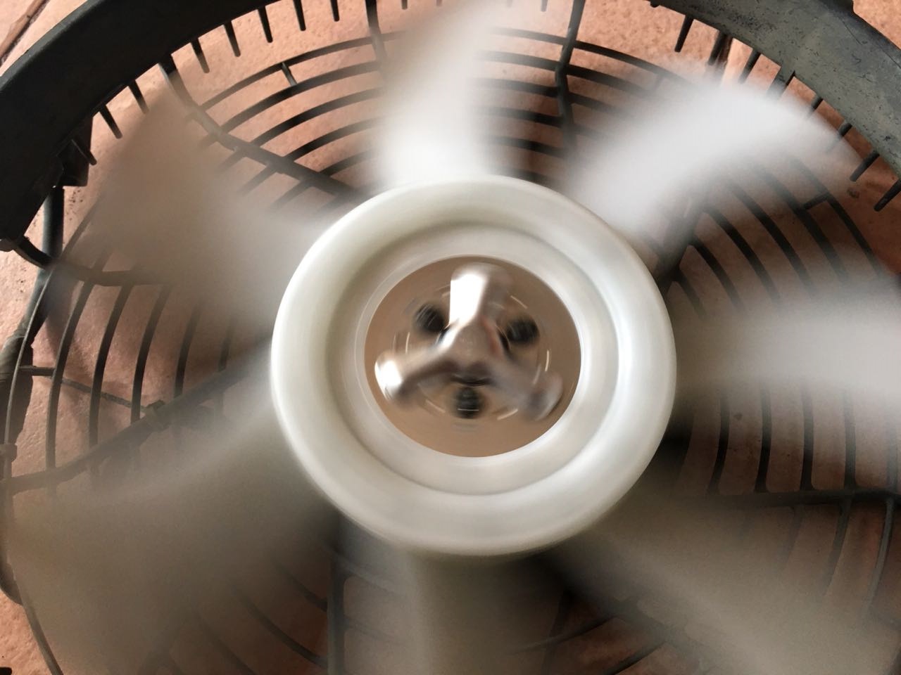 mobil, Servis, freon, kompresor, idle, Kenapa AC Mobil Sering Mati Saat Mesin Idle? Simak Jawabannya