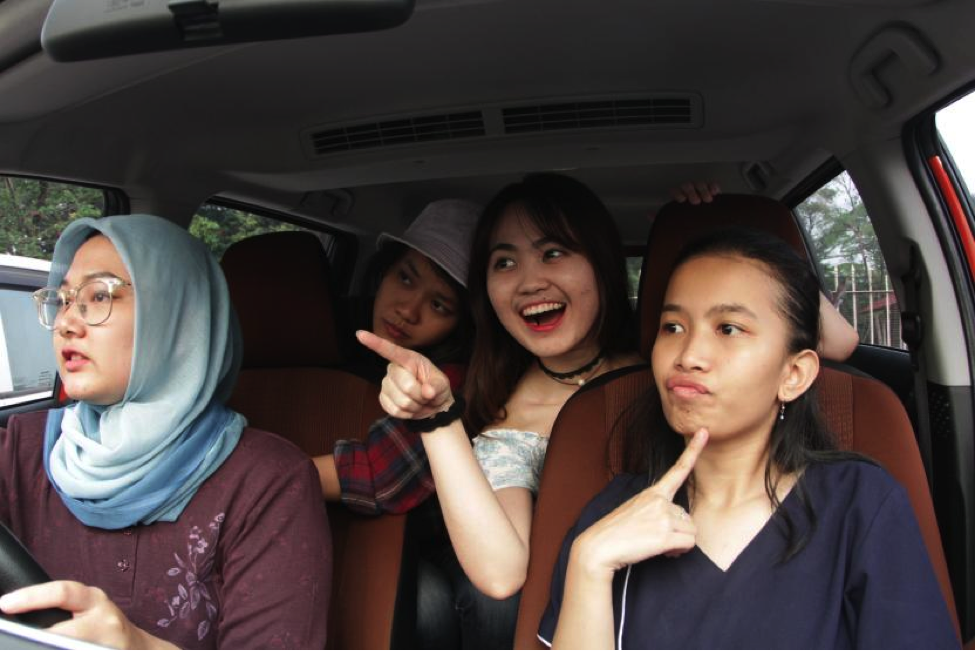 persimpangan jalan, lampu merah, perempatan jalan, HER WHEELS, Ladies Sudah Tahu Belum, Kendaraan Ini Prioritas di Persimpangan Tanpa Lampu Merah