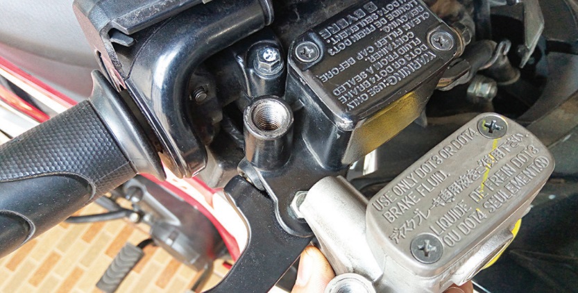 minyak rem, motor bekas, rem motor, minyak rem motor, bahaya mencampur minyak rem, dampak mencampur minyak rem, Minyak Rem Motor Jangan Dicampur Beda Merek, Efeknya Ngeri-ngeri Sedap
