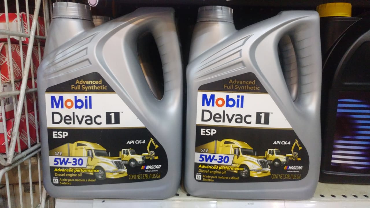 volume, mesin diesel, oli mesin, radiator coolant, mesin bensin, pelumasan, Alasan Volume Oli Mesin Diesel Lebih Banyak Dibanding Oli Mesin Bensin