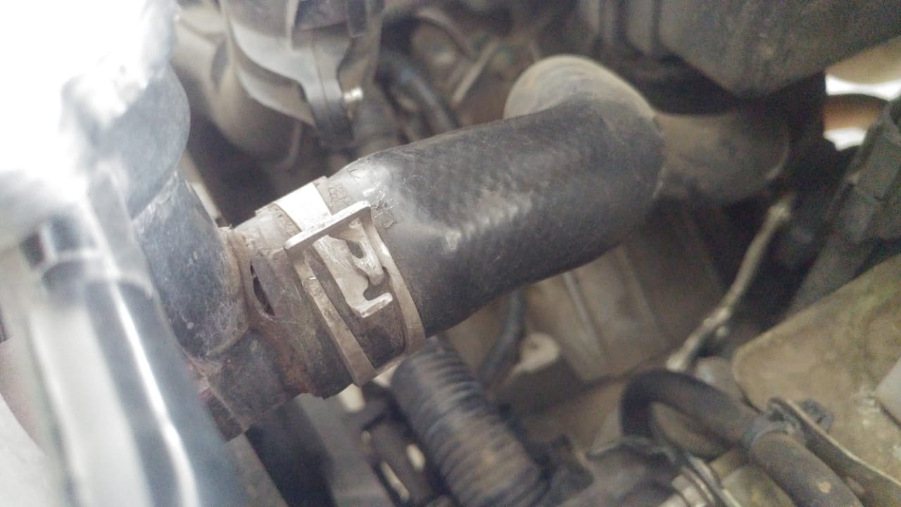 mobil bekas, penyebab air radiator bocor, air radiator mobil, penyebab air radiator berkurang, penyebab air radiator cepat habis, Air Radiator di Mobil Bekas Cepat Habis? Bagian Ini Wajib Langsung Dicek