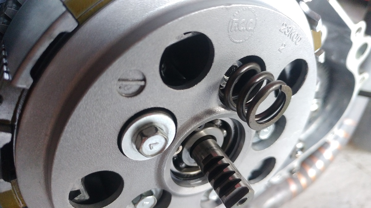 motor bekas, rumah kopling, karet rumah kopling, biaya ganti karet rumah kopling, biaya ganti karet rumah kopling motor, karet damper rumah kopling, Segini Biaya Penggantian Karet Damper Rumah Kopling Motor Bekas