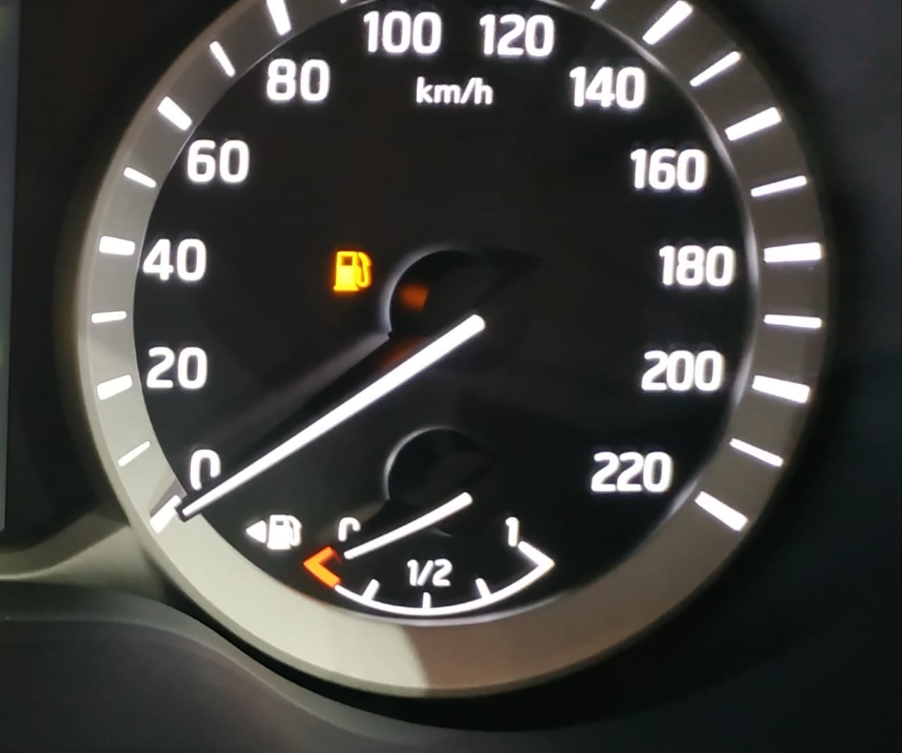 Tangki bensin dibiarkan kosong, tangki berkarat, Fuel Pump Overheat, Isi BBM Mobil, Isi Bensin Mobil, Banyak yang Melakukan, Sering Isi Bensin Mobil Cuma Sedikit, Punya Efek Domino Ini