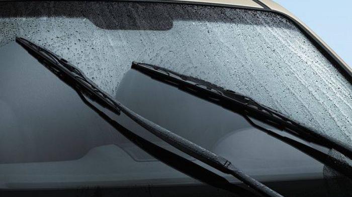 malam hari, hujan, kaca, wiper, Musim Hujan Nih, Ini Dia Bahaya Kondisi Wiper Rusak Masih Dipakai