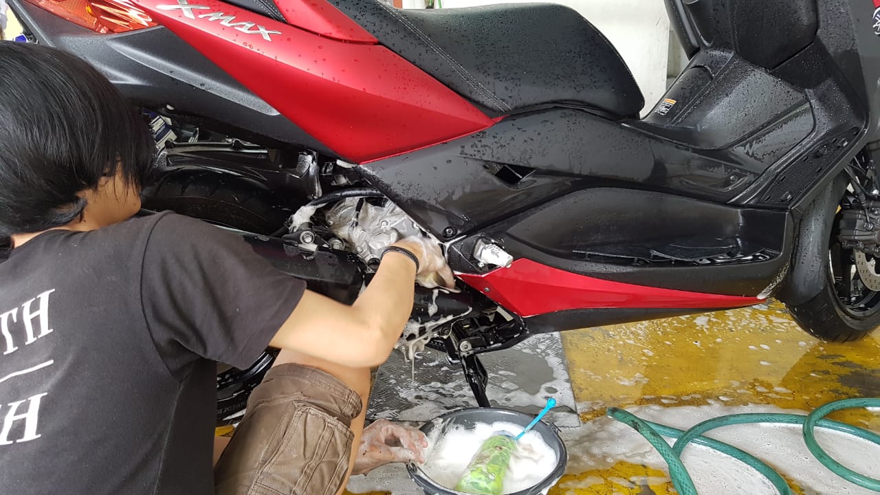 cuci motor, motor bekas, cat motor, apa cuci motor bikin cat kusam, cuci motor bikin cat kusam, Sering Cuci Motor Kesayangan Bikin Cat Kusam? Ini Faktanya Gaes