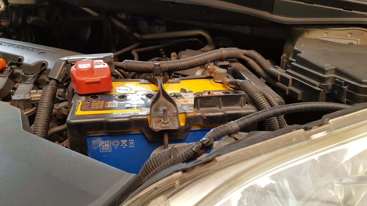 mobil bekas, aki mobil, kabel massa, kabel massa aki mobil, Ini Dampak Kabel Massa Aki Di Mobil Bekas Kesayangan Jarang Dirawat