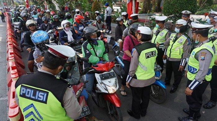 tilang manual, Razia Kendaraan 2026, Razia Polisi 2026, Operasi Patuh 2026, Pelanggaran Pelat Nomor, Razia Polisi Besar-besaran di Seluruh Indonesia Awal Juni 2026 Ini, Fokus Incar Pelat Nomor
