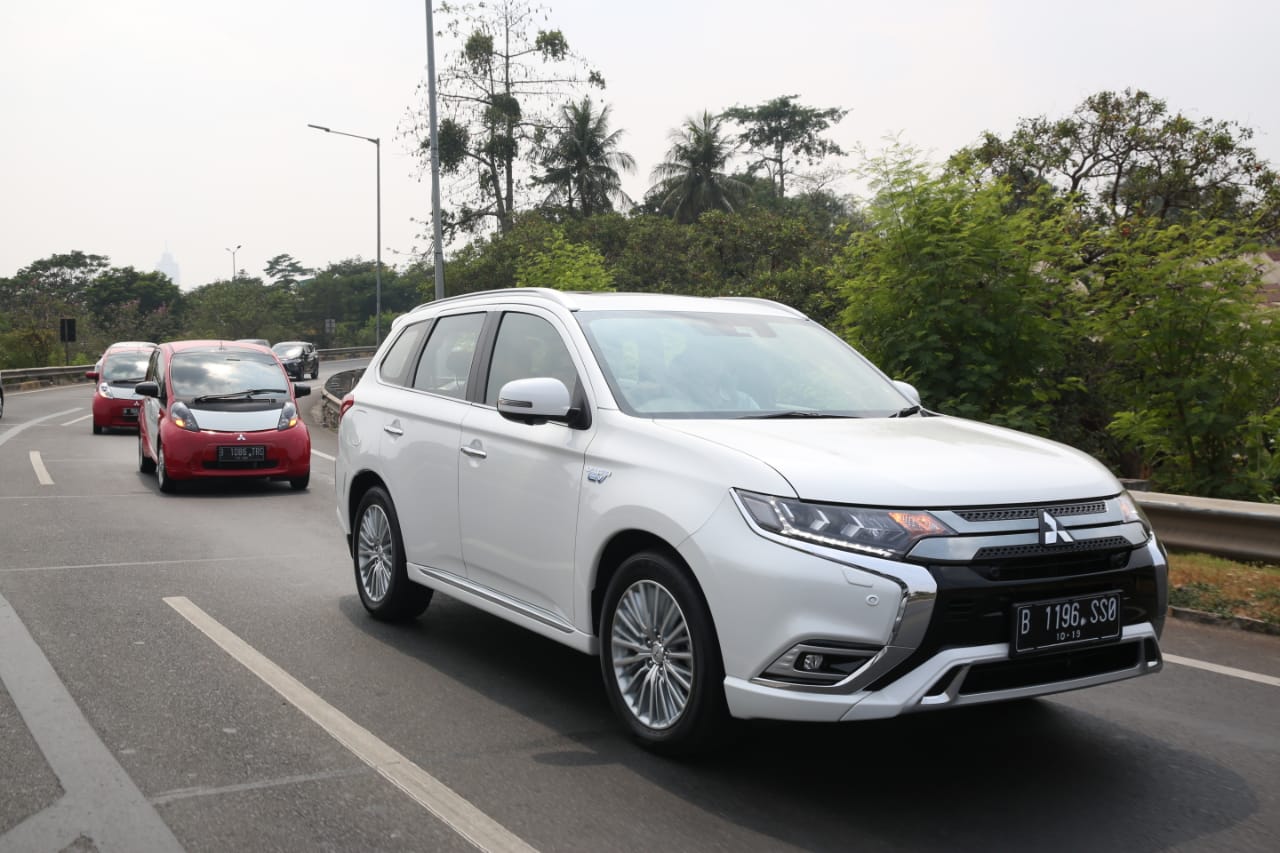 phev, Toyota RAV4, outlander PHEV, Prius PHEV, Banyak Pendatang Baru, Mobil PHEV Jepang Ini Malah Diskontinu