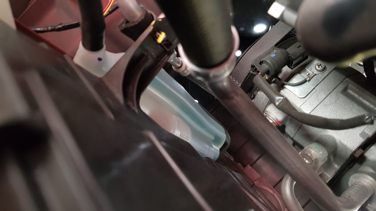 Radiator, mobil bekas, radiator mobil, reservoir radiator, tabung reservoir, tabung reservoir radiator, Begini Solusi Mudah Saat Tabung Reservoir Radiator Mobil Bekas Bocor