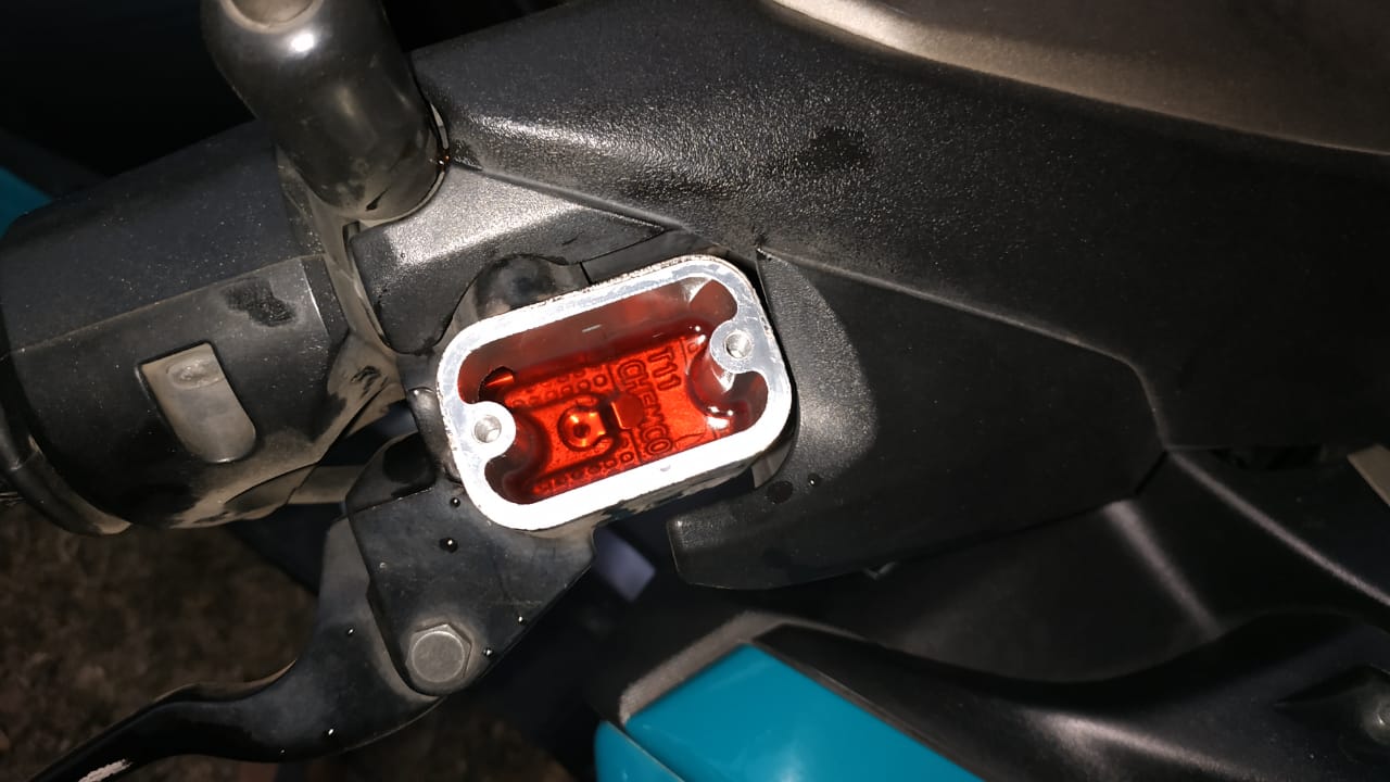 motor bekas, rem motor, rem cakram, rem cakram motor, cara buang angin di rem cakram, buang angin rem cakram, Persiapan Turing Jauh, Begini Cara Buang Angin di Rem Cakram Motor Bekas