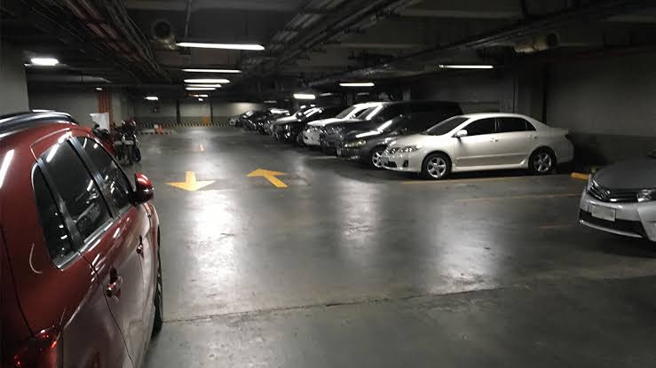 parkir, advokat, parkir kendaraan, kehilangan barang saat parkir, pengelola parkir, Ahli Hukum yang Bicara, Kehilangan di Tempat Parkir Tanggung Jawab Pengelola