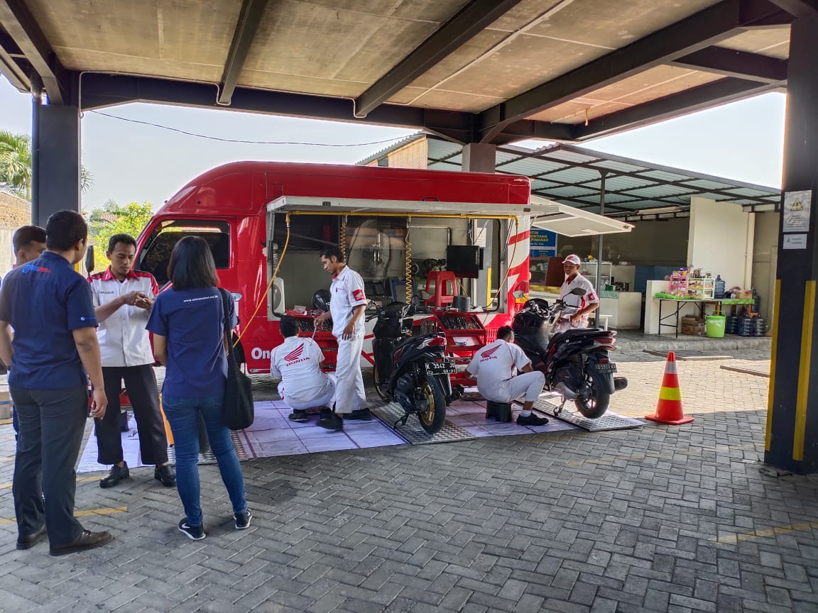 banjir bandang, thomas wijaya, Astra Honda Motor (AHM), AHM Pastikan Layanan Cepat Tanggap Berlanjut untuk Warga Terdampak Bencana